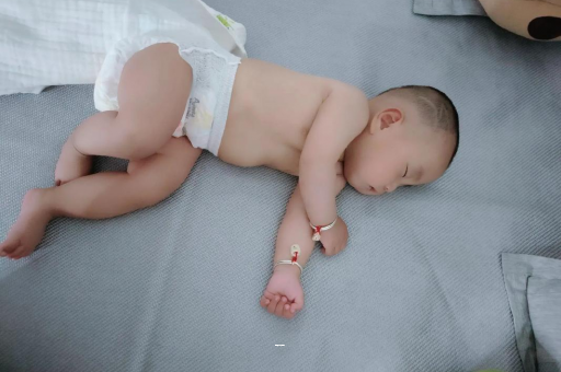 鹿邑宝宝突然很多眼屎